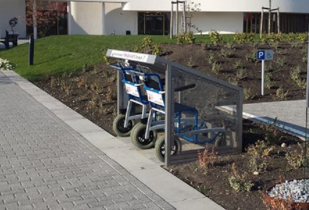 Afbeelding: Motie aangenomen: Op elke begraafplaats in Hardinxveld-Giessendam een rolstoel --  --  -